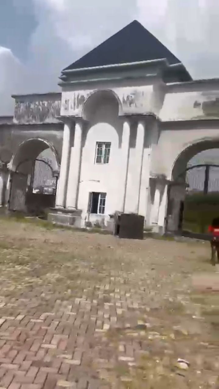 ** * **Distress sale ** One plot of land (500sqm) at Rehoboth Park & Gardens phase 1. Ibeju Lekki. Available for sale. Price : 30m Title : Global C of O, Deed of assignment, Receipt of payment and allocation letter . — ₦30,000,000 | GidiStay — 1 bed  in Ibeju Lekki Lagos, Lagos (interior)
