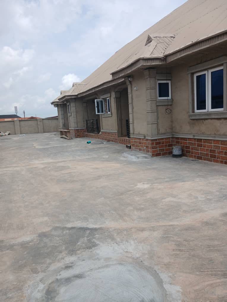 2-Bedroom House For Rent in Kuola Akala Express, Ibadan — ₦1,200,000/year | GidiStay — 2 bed house in Kuola Akala Express, Ibadan (main view)