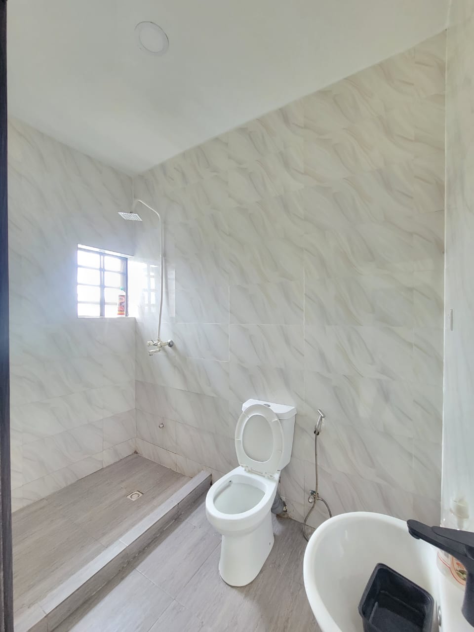 2 bedroom flat to let — ₦4,550,000/year | GidiStay — 2 bed apartment in Ajah (interior)