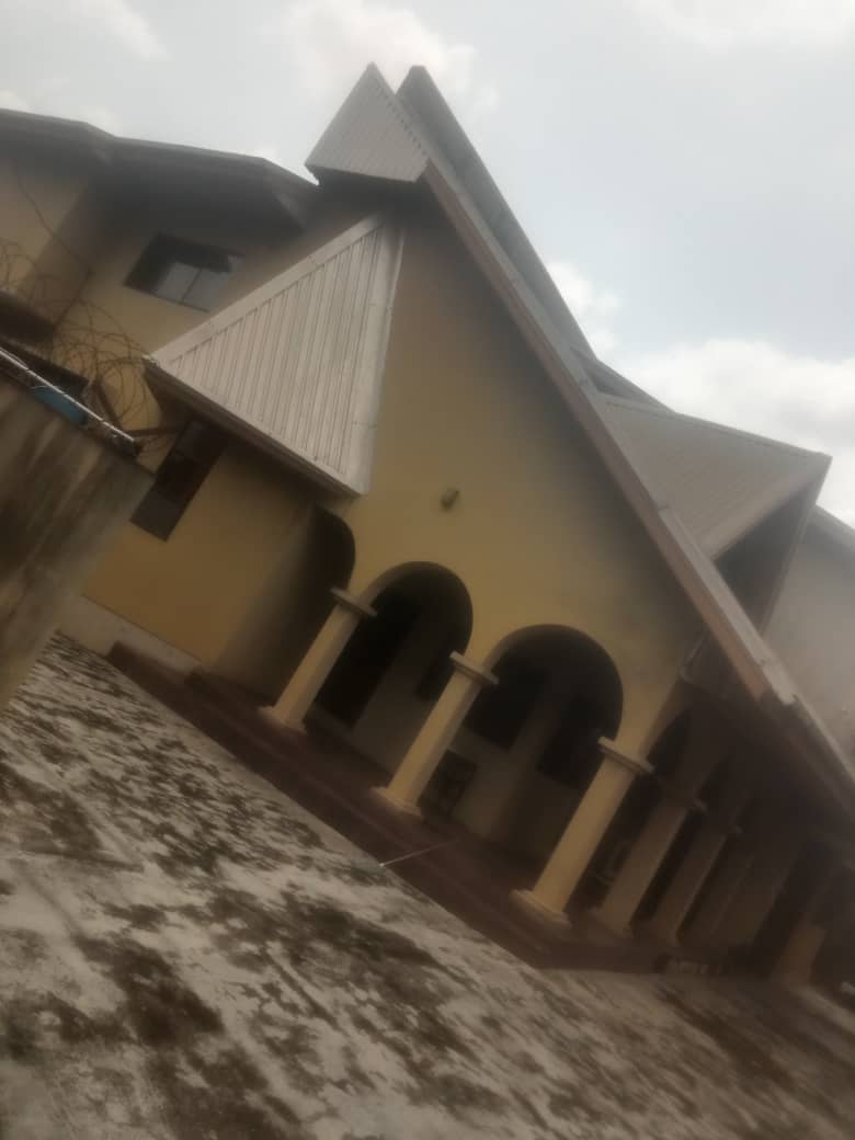 A Bungalow sitting on 694sqm driveway @ Omole phase 1 Gra For Sale — ₦550,000,000 | GidiStay — 1 bed house in Omole Phase 1, Lagos (main view)