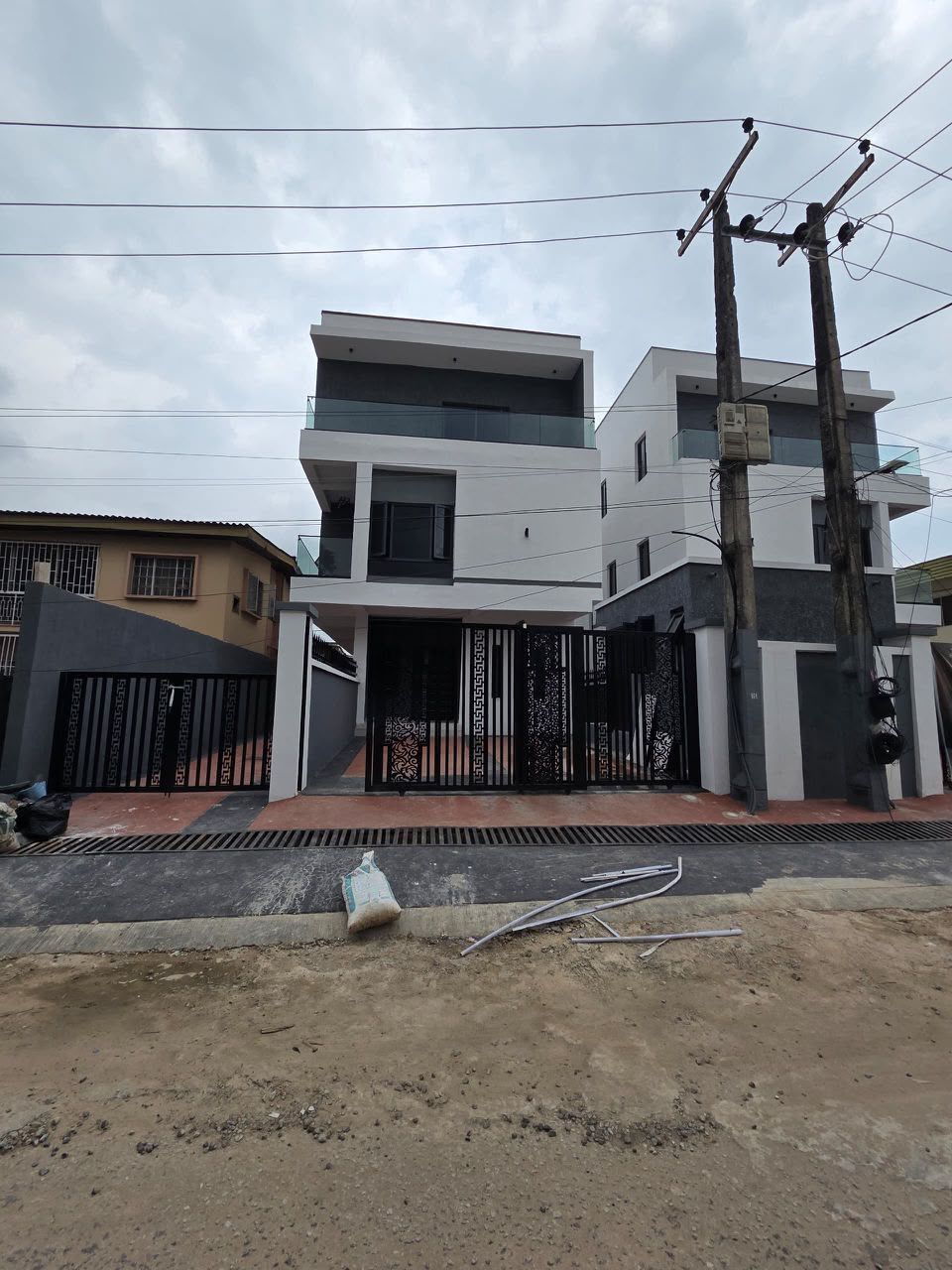 4-Bedroom Fully Detached Duplex With Bq For Sale in Adeniyi Jones Ikeja, Lagos — ₦500,000,000 | GidiStay — 1 bed duplex in Ikeja, Lagos (main view)