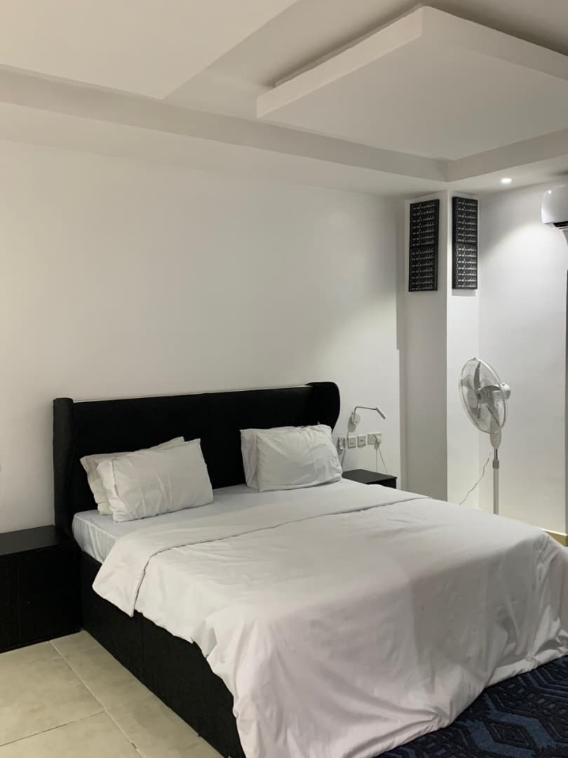 7-Bedroom Apartment For Rent in chevron, lekki, Lagos — ₦18,000,000/year | GidiStay — 7 bed apartment in chevron, lekki, Lagos (bedroom view)
