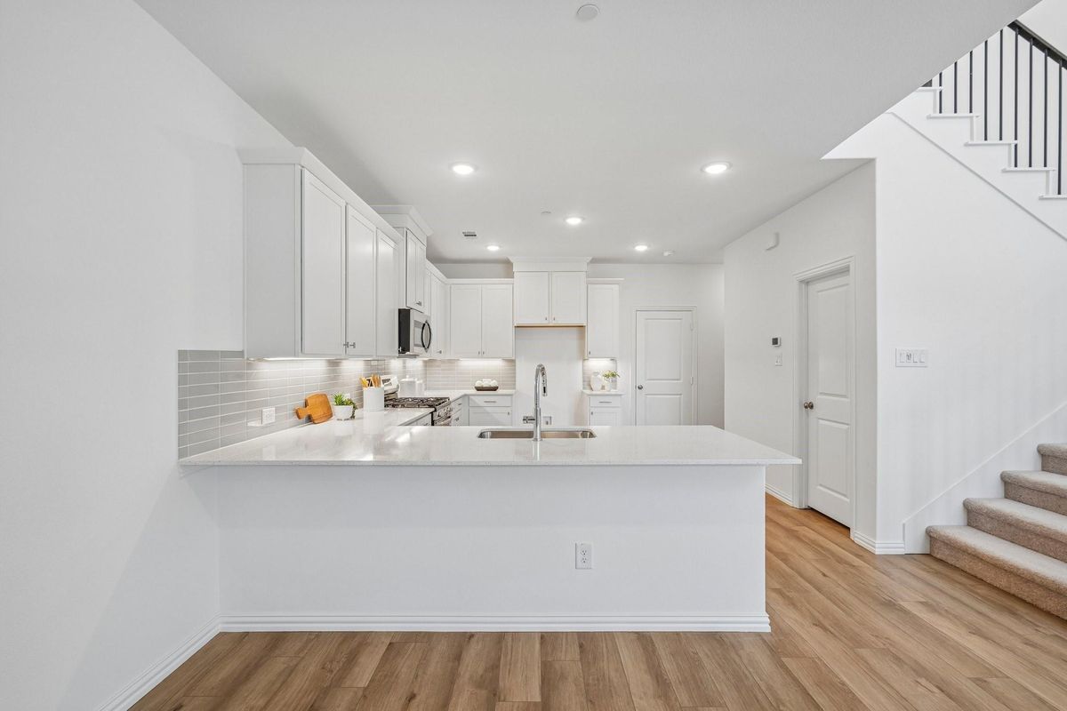 2 Beds 3 Bath Mckiney Texas **Price Drop** — $338,820 | GidiStay — 2 bed townhouse in Mckinney (bedroom view)