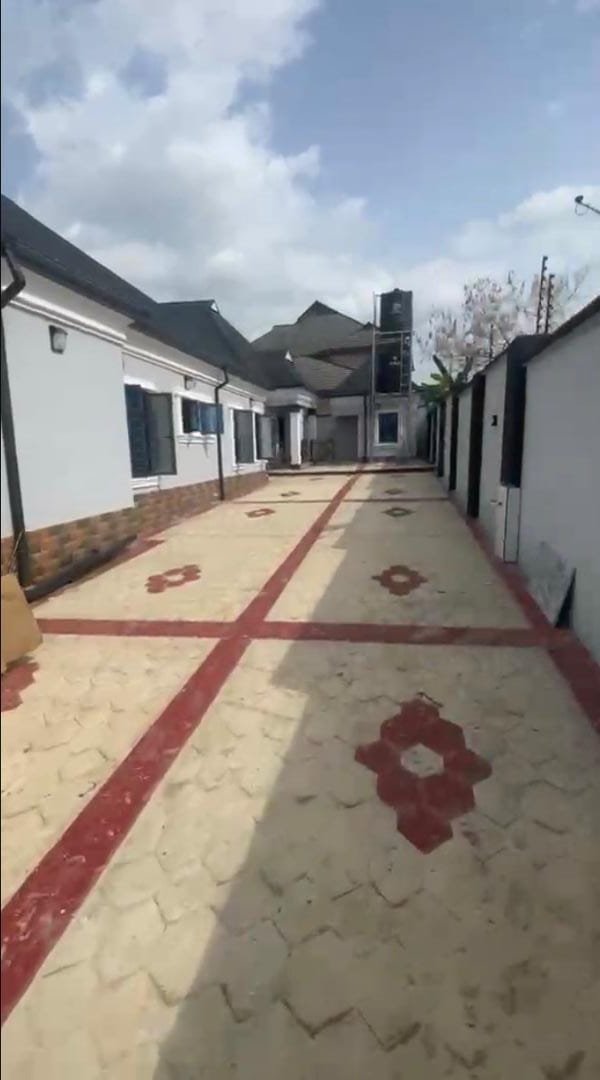 3Bedroom flat at odo ona apata — ₦1,200,000/year | GidiStay — 3 bed house in  (interior)