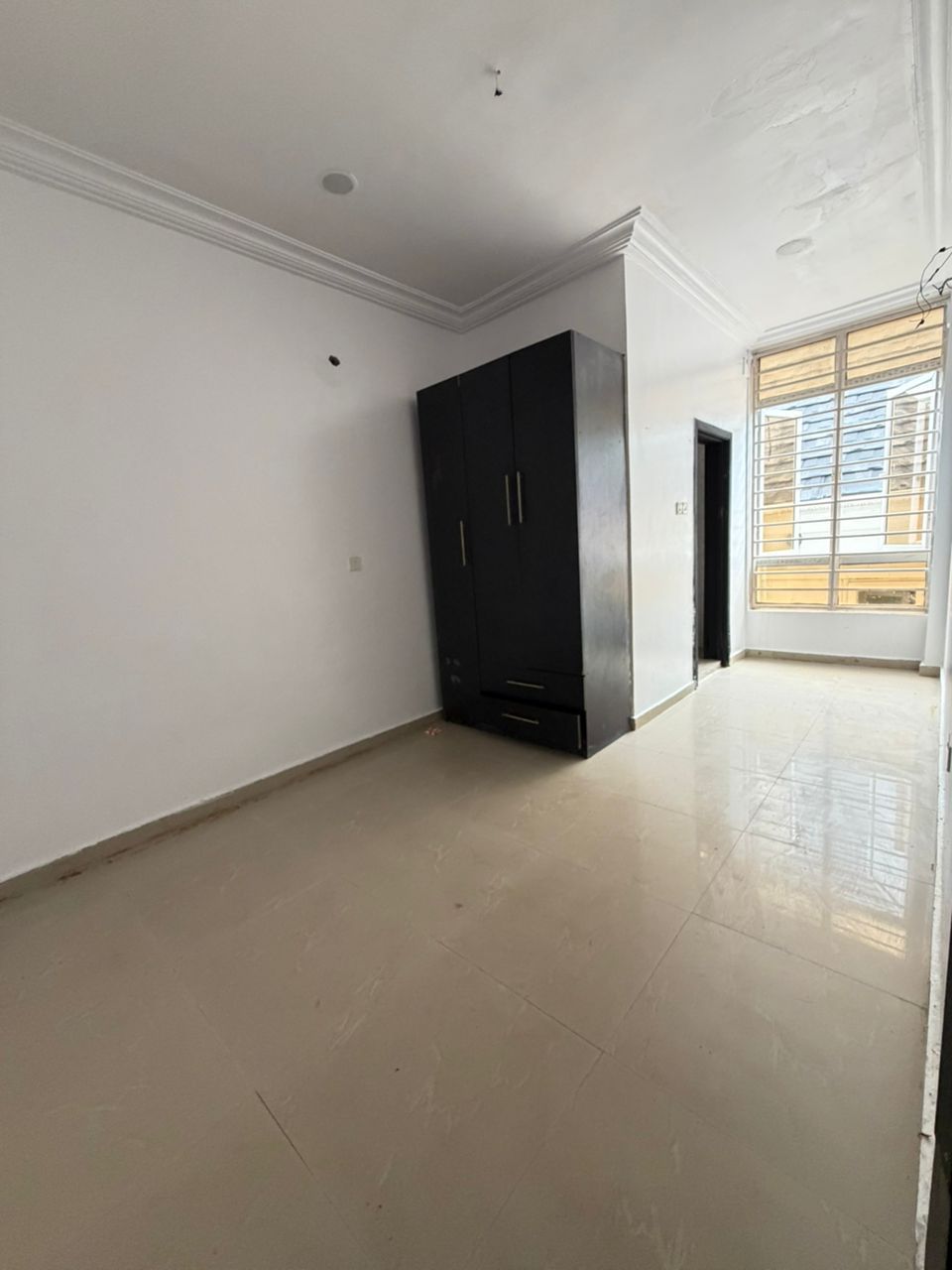 Studio room For Rent in Lekki Phase 1, Lagos — ₦1,800,000/year | GidiStay — 1 bed studio in Lekki Phase 1, Lagos (main view)
